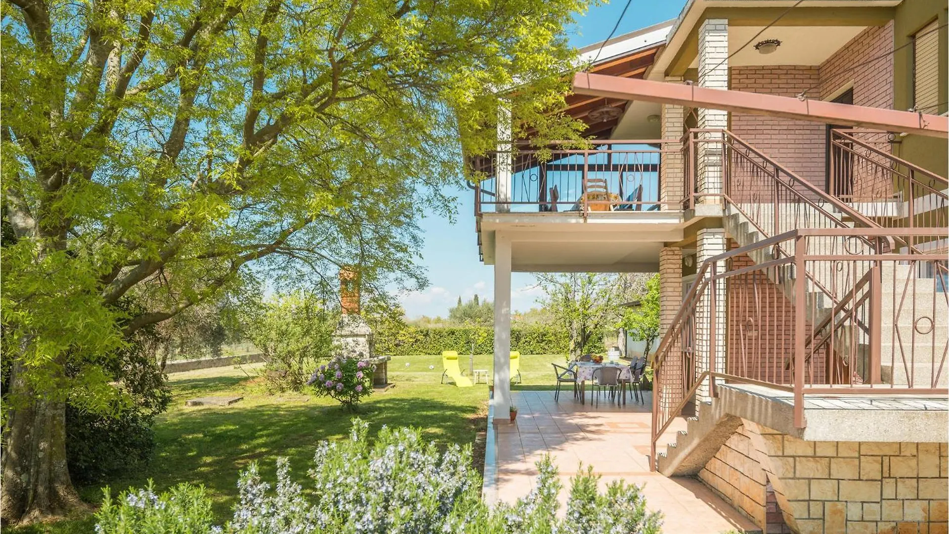 Lovely Apartment In Lovrecica With Wifi